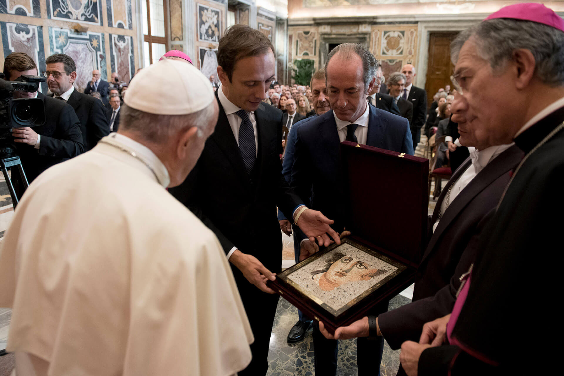 Papa Francesco Atelier dell'Astro mosaico