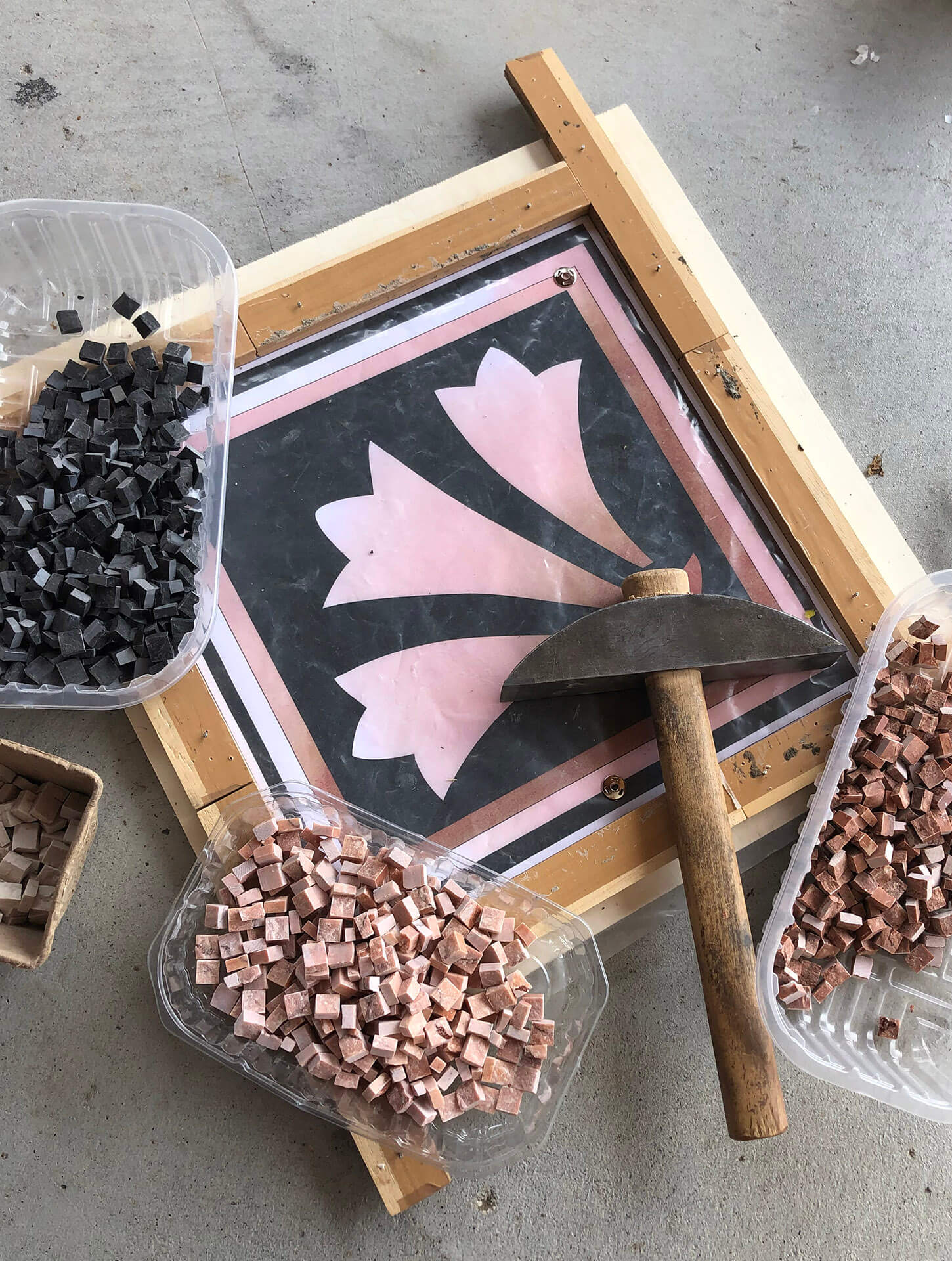 Strumenti Atelier dell'Astro mosaico